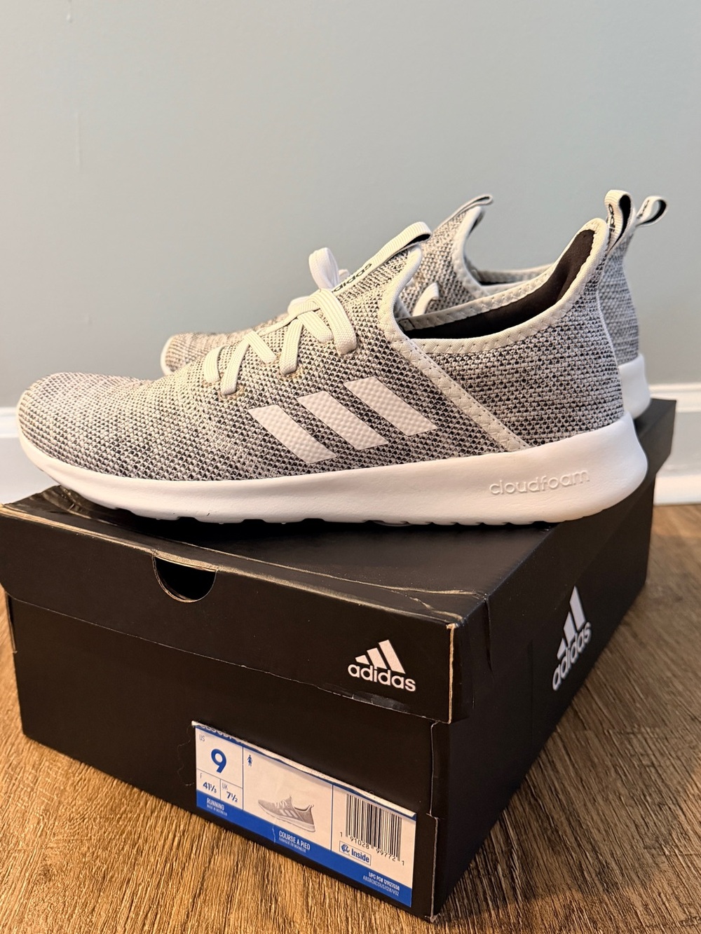 adidas Women’s Grey Knit Cloudfoam slip on with Lace-Up Sneakers size 9